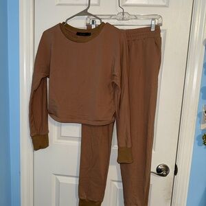 Everyday Crewneck Sweater - Brown